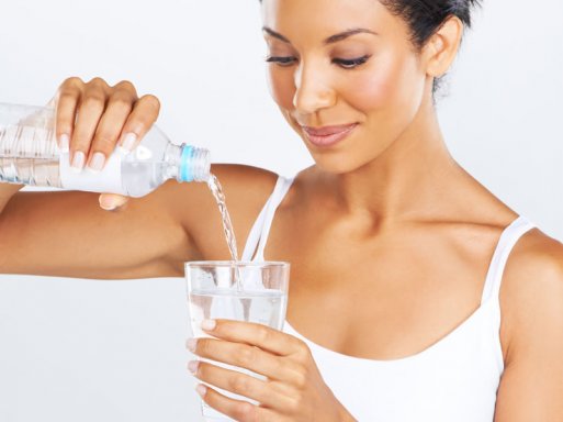 Zašto je dobro piti vodu na prazan želudac